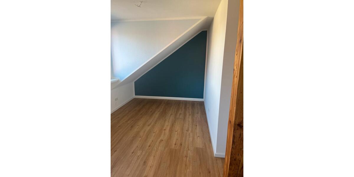 Dachgeschoßwohnung Oberhausen Alsfeld - 2.5 Zimmer, 86 m&sup2;, 845&euro; | Angebot:25641567