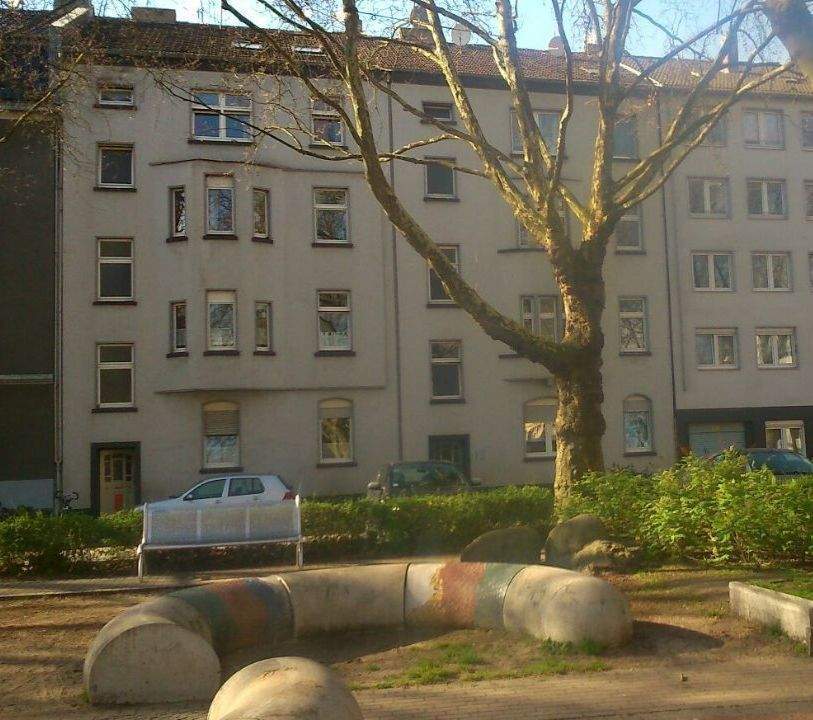 Großzügiges Mehrfamilienhaus in Oberhausen 2 zimmer