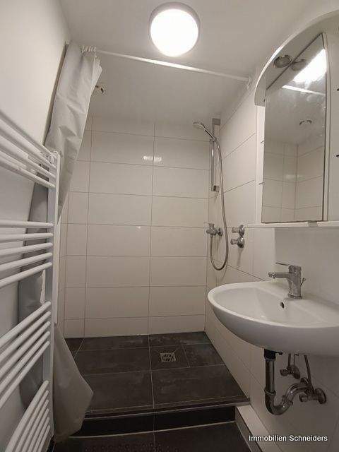 Düsseldorf-Oberbilk, Heerstraße 27 - Komplett sanierte Wohnung mit 2 Balkonen + Küchenzeile ab Oktober zu mieten !! 2 zimmer