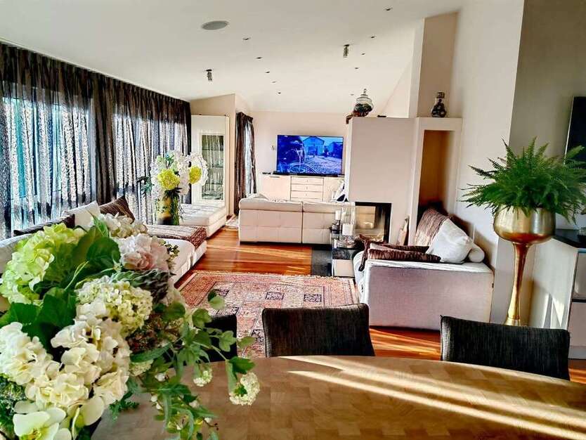 Wohnung zum Kaufen in Düsseldorf 1.100.000 € 174 m²