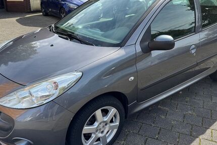 Peugeot 206 124.000 km 3.499 € Neuss 41462
