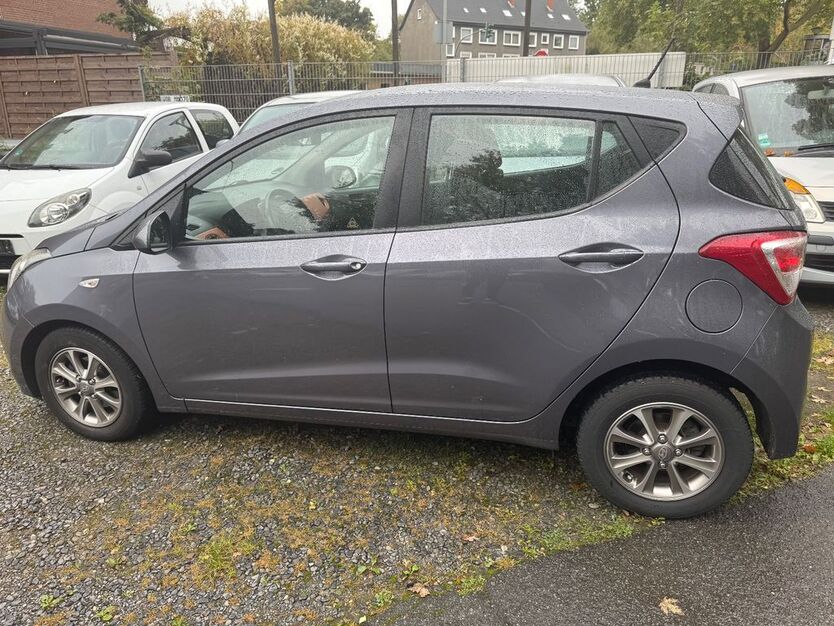 Hyundai i10 61.654 km 7.100 € Oberhausen 46119