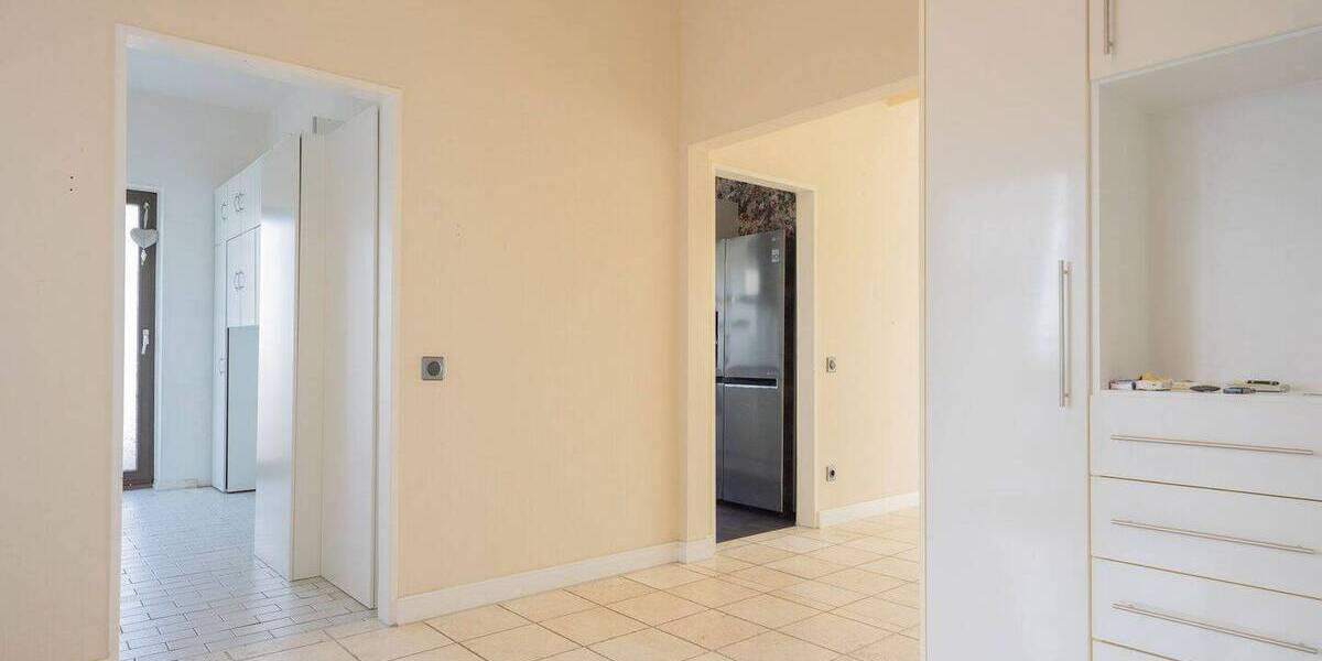 Randgebiet Düsseldorf: Wunderschöne 2,5 Zimmer-Penthousewohnung mit umlaufender Dachterrasse! 2 zimmer