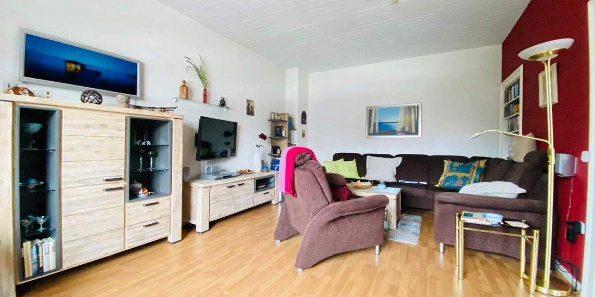 Etagenwohnung Bottrop Stadtmitte - 4 Zimmer, 120 m&sup2;, 900&euro; | Angebot:24424381