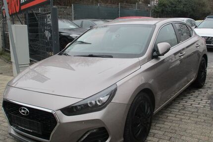 Hyundai i30 80.000 km 12.500 &euro; Oberhausen 46149