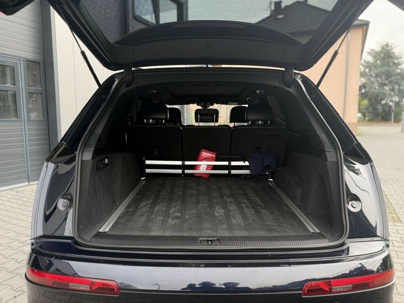 Audi Q7 3.0 TDI e-tron quattro / Panorama / Kamera 179.000 km 31.500 € Mönchengladbach 41066