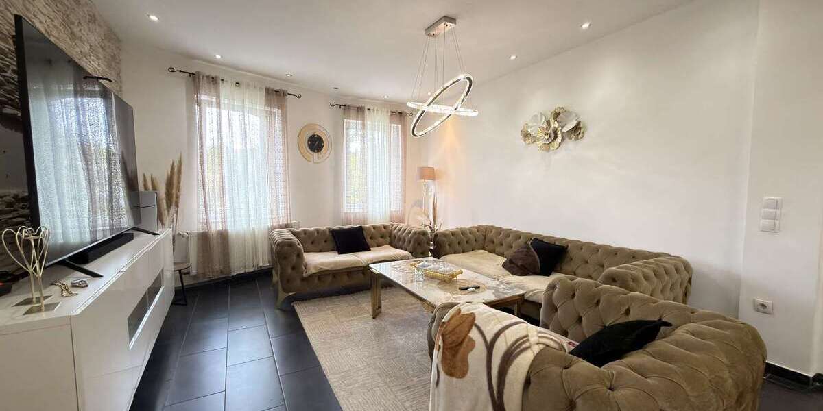 Modernisiertes 3-Parteienhaus mit Maisonette und Gartenanteil nahe Centro - Mehrfamilienhaus, Wohnhaus Oberhausen Osterfeld | Angebot:26835909