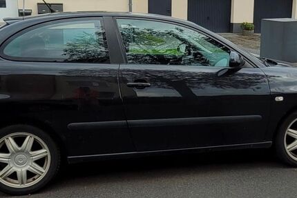 Seat Ibiza 219.999 km 1.998 € DÜSSELDORF 40597
