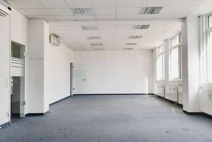Büro in Krefeld 3.152 € 485 m² zimmer