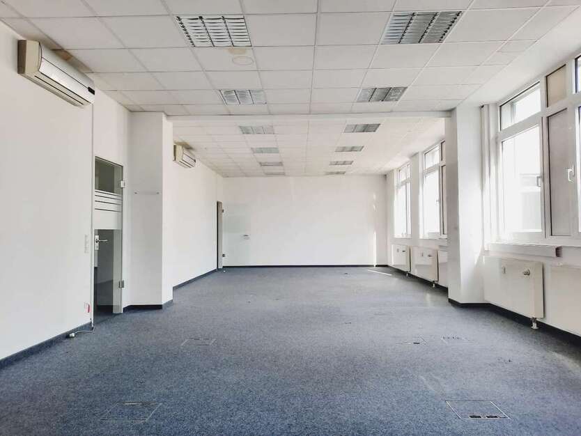 Büro in Krefeld 3.152 € 485 m² zimmer