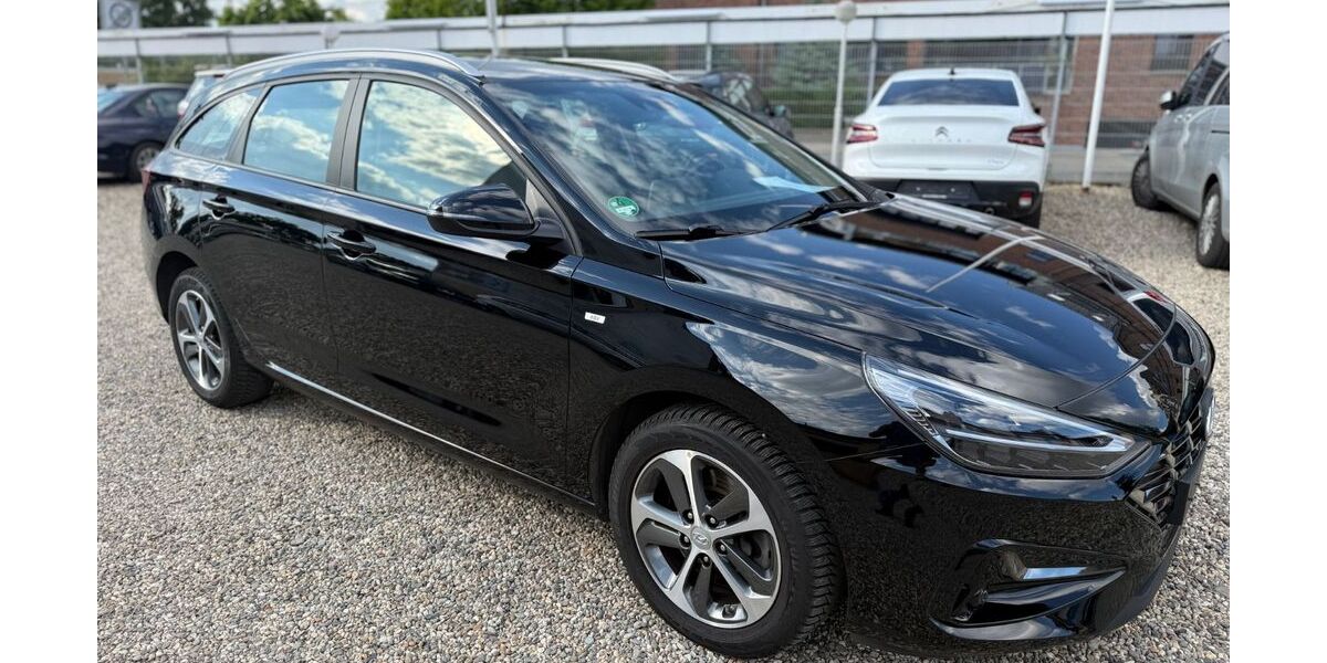 Hyundai i30 32.500 km 17.900 &euro; Wesel 46485