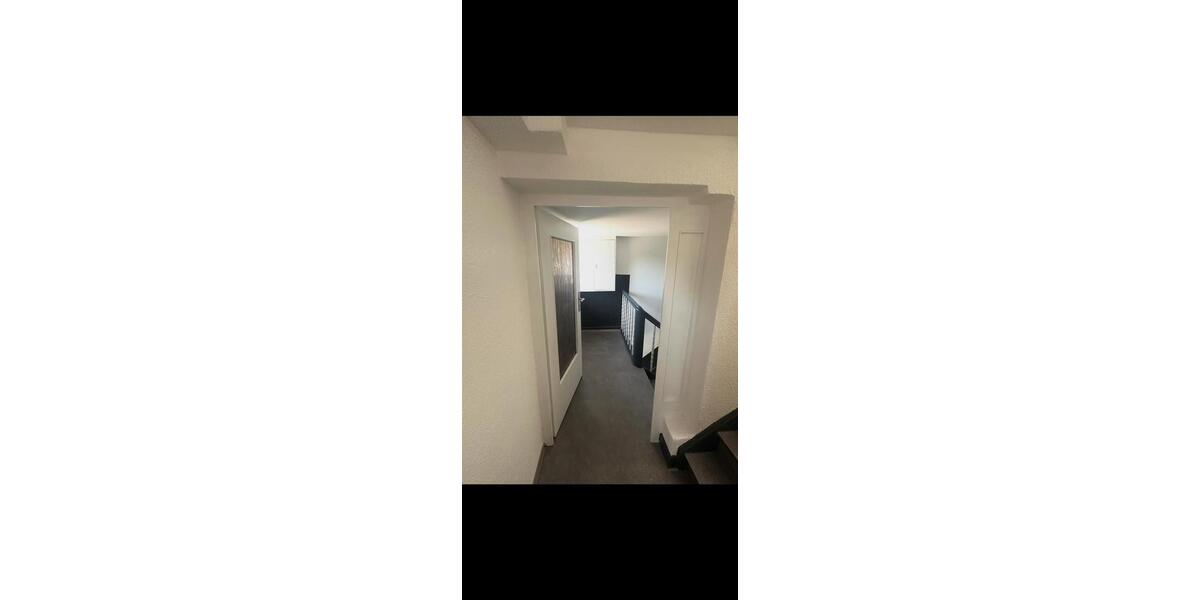 Einfamilienhaus Duisburg Rheinhausen - 5 Zimmer, 180 m&sup2;, 1.350&euro; | Angebot:25138140