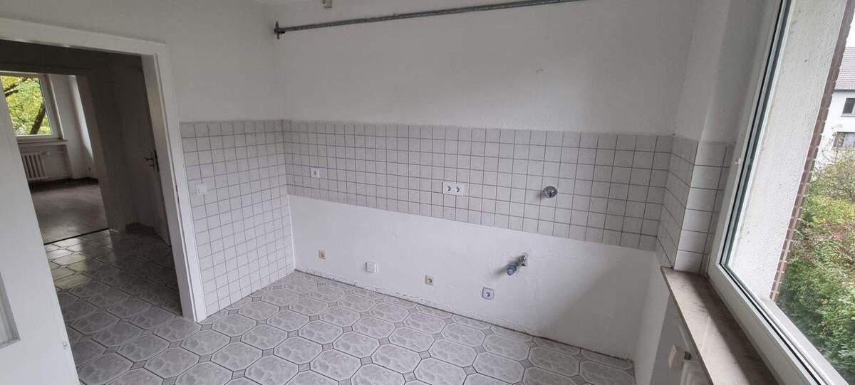 GELEGENHEITI!!! RENOVIERTE + GEMÜTLICHE 3 ZIMMER WOHNUNG mit BALKON in ESSEN - SCHÖNEBECK!!! 3 zimmer