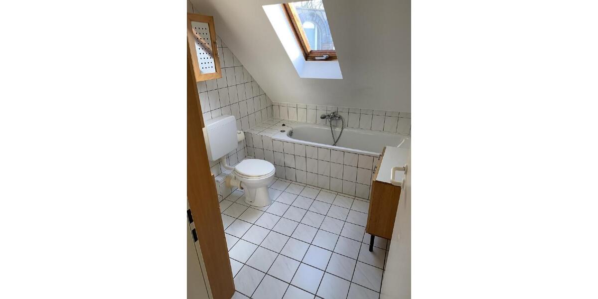 Dachgeschoßwohnung Kamp-Lintfort Lintfort - 2 Zimmer, 47 m&sup2;, 400&euro; | Angebot:25520035
