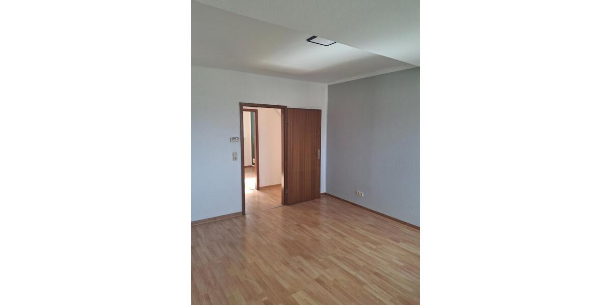 Dachgeschoßwohnung Essen Stadtbezirk VII - 3 Zimmer, 80 m&sup2;, 650&euro; | Angebot:25612945