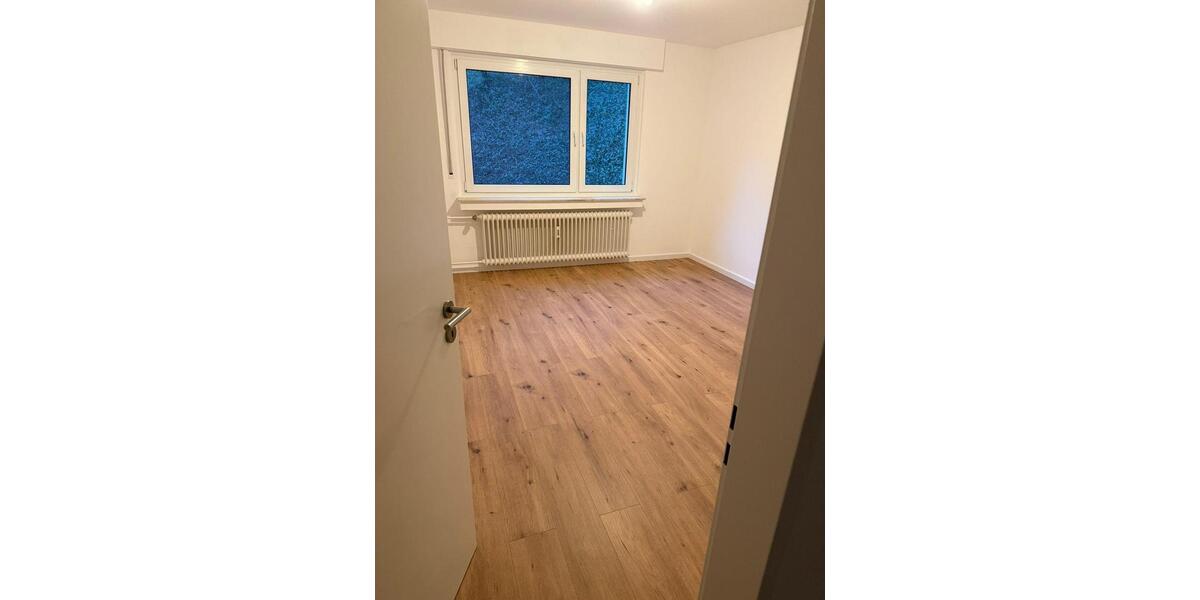 Etagenwohnung Düsseldorf Stadtbezirk 2 - 4 Zimmer, 83 m&sup2;, 1.300&euro; | Angebot:25592055
