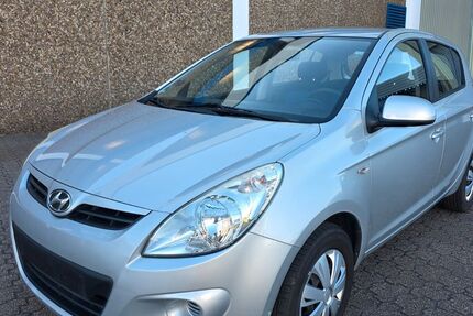 Hyundai i20 96.000 km 3.999 &euro; Moers 47441