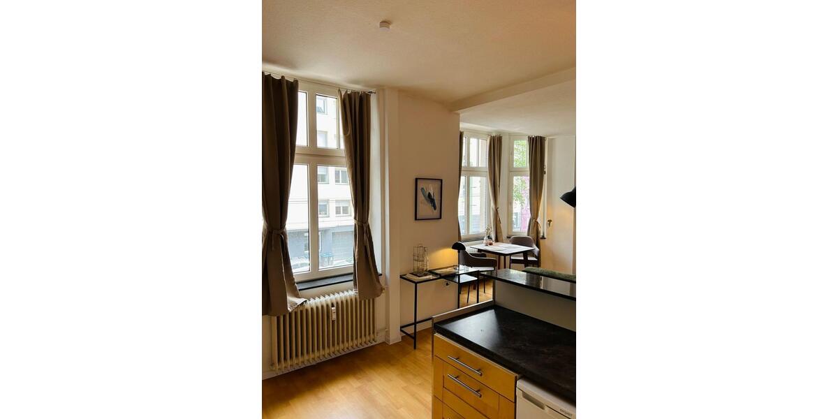 Etagenwohnung Düsseldorf Oberbilk - 1 Zimmer, 42 m&sup2;, 1.250&euro; | Angebot:24475320