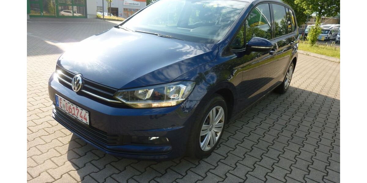 VW Touran 228.000 km 9.999 &euro; Essen 45144