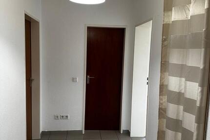 unmöblierte Zweizimmerwohnung mit Balkon und Einbauküche zimmer