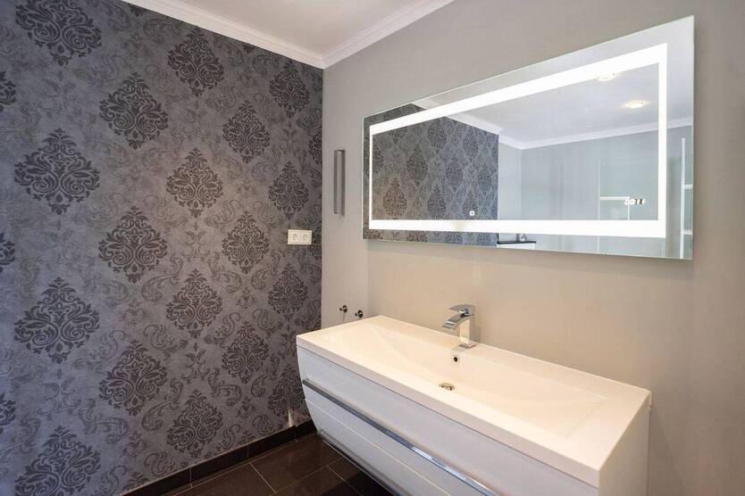 Randgebiet Düsseldorf: Wunderschöne 2,5 Zimmer-Penthousewohnung mit umlaufender Dachterrasse! 2 zimmer