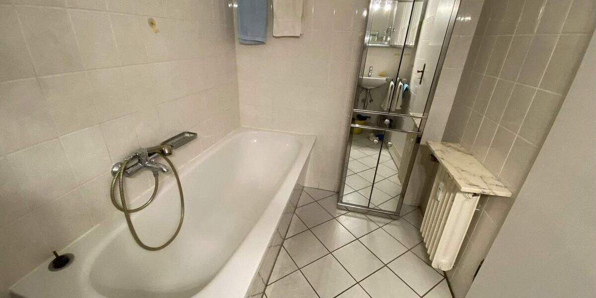 Erdgeschosswohnung in Düsseldorf-Wersten mit Tiefgaragenstellplatz & Garten mit Spielplatz 3 zimmer