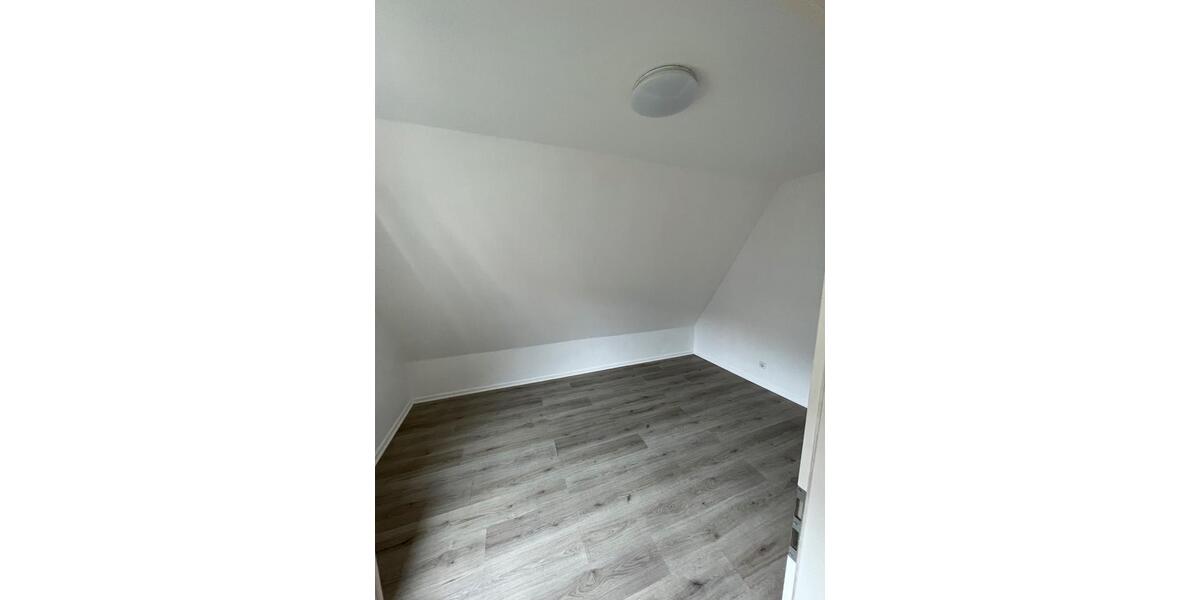 Dachgeschoßwohnung Wesel Fusternberg - 2 Zimmer, 60 m&sup2;, 780&euro; | Angebot:25416050