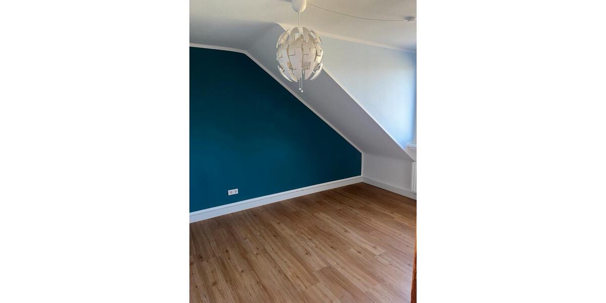 Dachgeschoßwohnung Oberhausen Alsfeld - 2.5 Zimmer, 86 m&sup2;, 845&euro; | Angebot:25641567