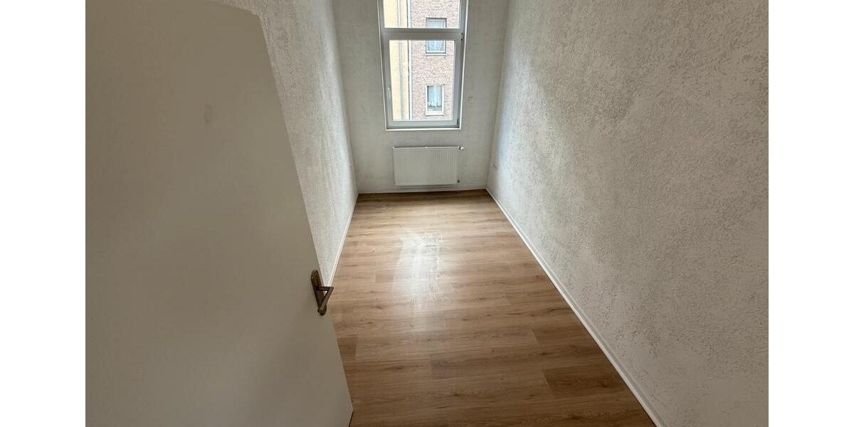 Etagenwohnung Krefeld Cracau - 3 Zimmer, 105 m&sup2;, 1.100&euro; | Angebot:25363571