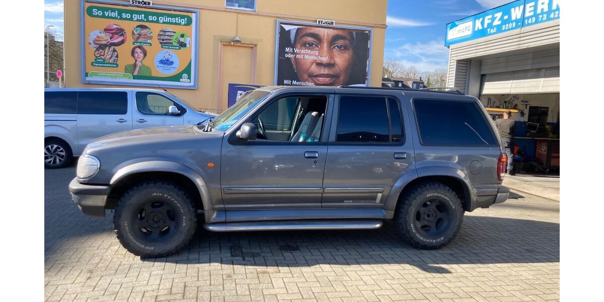 Ford Explorer 179.521 km 4.600 &euro; Gelsenkirchen 45899