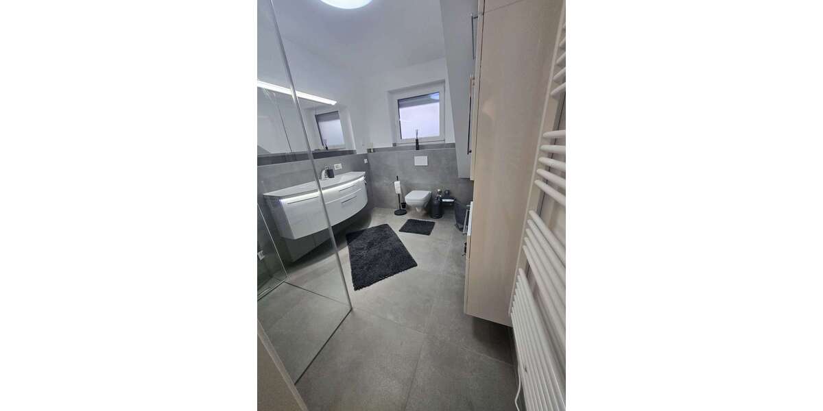 Etagenwohnung Essen Stadtbezirk IV - 4 Zimmer, 125 m&sup2;, 1.875&euro; | Angebot:26887549