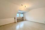 Dachgeschoßwohnung Krefeld Hülser Berg - 3 Zimmer, 57 m&sup2;, 695&euro; | Angebot:26365970