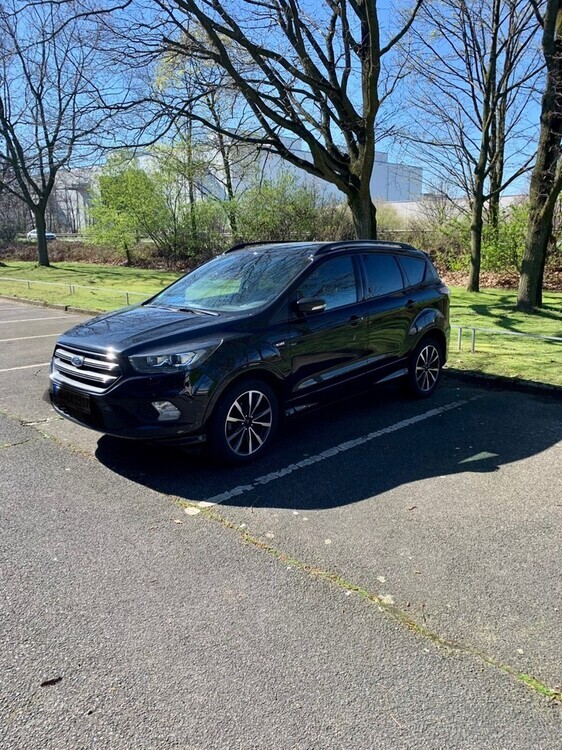 Ford Kuga 61.400 km 18.800 € Neuss 41460
