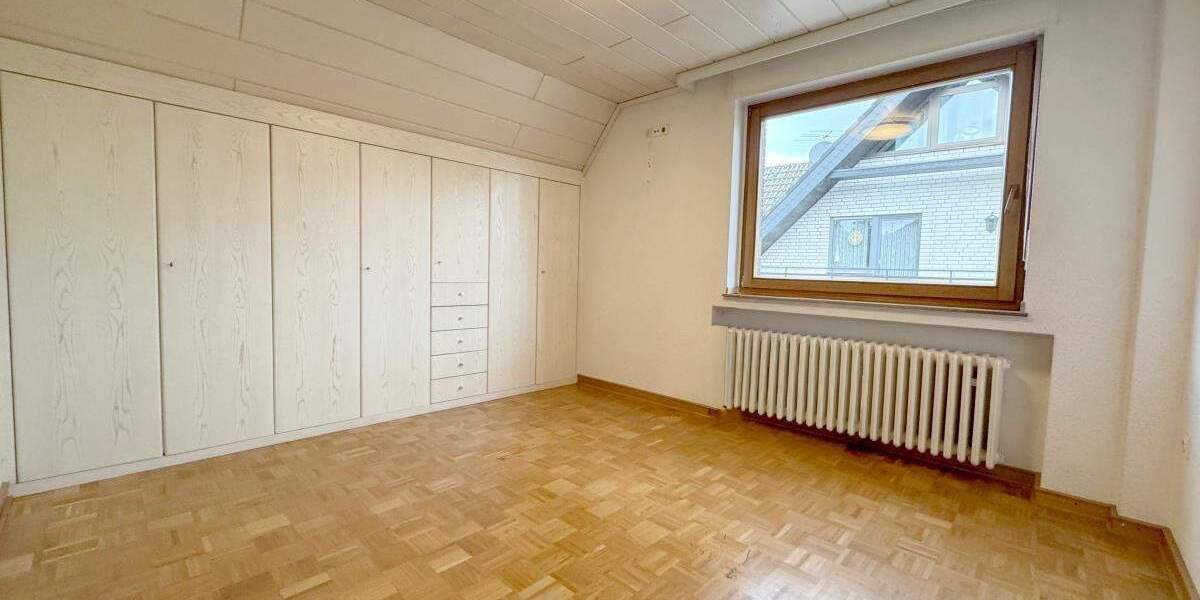 Mehrfamilienhaus, Wohnhaus Oberhausen Sterkrade-Nord - 9 Zimmer, 254 m&sup2;, 759.000&euro; | Angebot:25709919