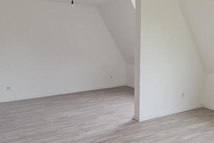Gepflegte 4-Zimmer-Dachgeschosswohnung zu vermieten! zimmer