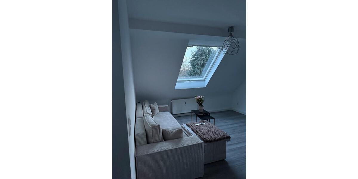 Dachgeschoßwohnung Duisburg Hochheide - 2 Zimmer, 40 m&sup2;, 532&euro; | Angebot:25753647