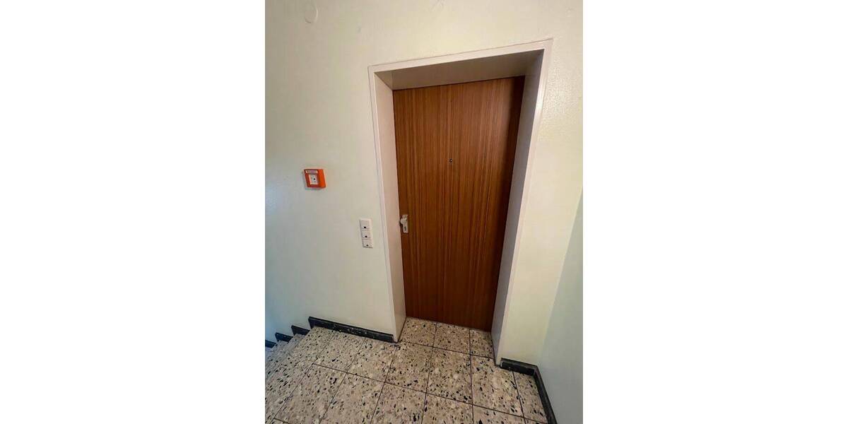 Etagenwohnung Duisburg Hochheide - 2 Zimmer, 68 m&sup2;, 589&euro; | Angebot:26799423