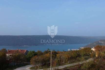 Grundstück zu verkaufen in Raša 105.000 € 1700 m²