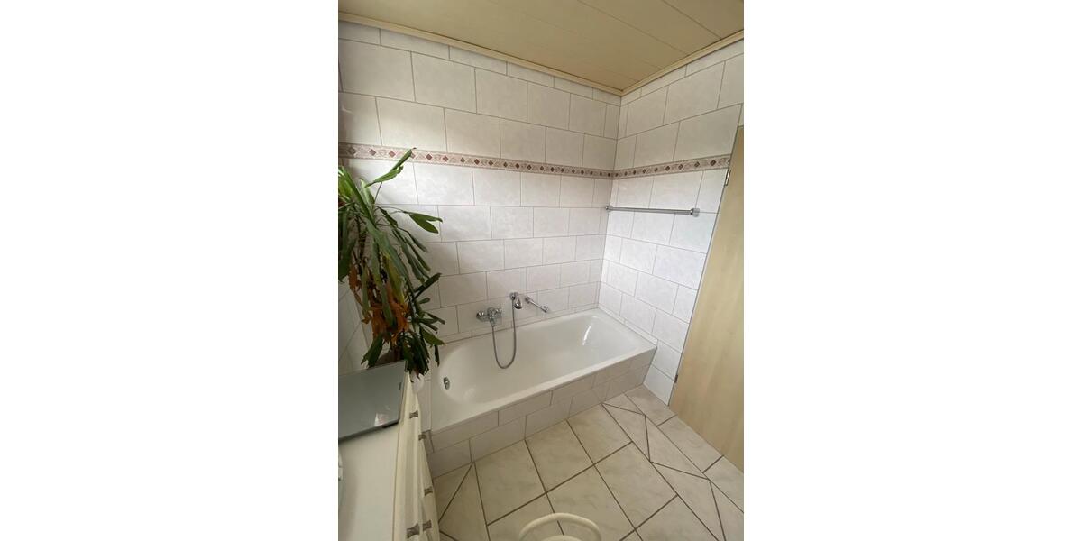 Erdgeschoßwohnung Velbert Velbert-Mitte - 3 Zimmer, 88 m&sup2;, 850&euro; | Angebot:26396491