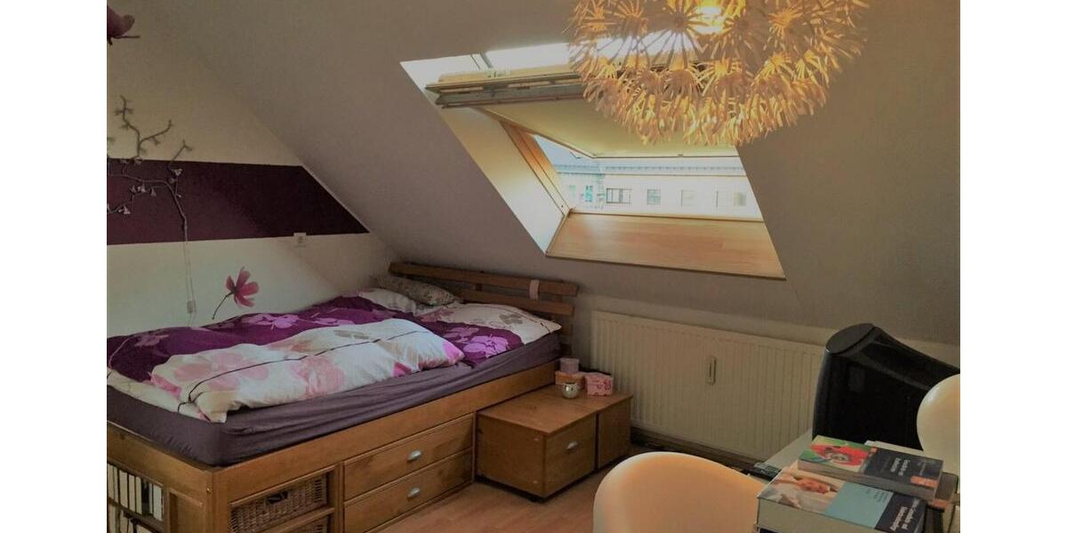 Dachgeschoßwohnung Duisburg Mittelmeiderich - 2 Zimmer, 50 m&sup2;, 450&euro; | Angebot:25025775