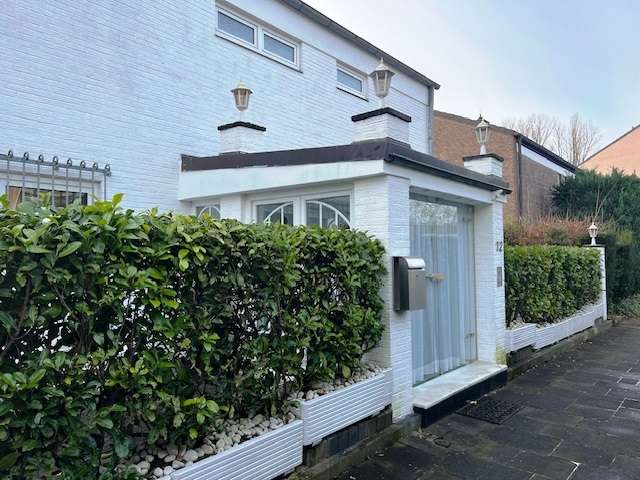 Einfamilienhaus Neuss Furth-Mitte - 6 Zimmer, 164 m&sup2;, 215.000&euro; | Angebot:25445111