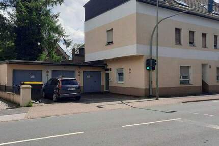 Duisburg Homberg Mehrfamilienhaus mit Garagen 1 zimmer
