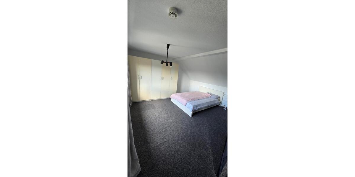 Etagenwohnung Krefeld Dießem - 1 Zimmer, 50 m&sup2;, 650&euro; | Angebot:26120947