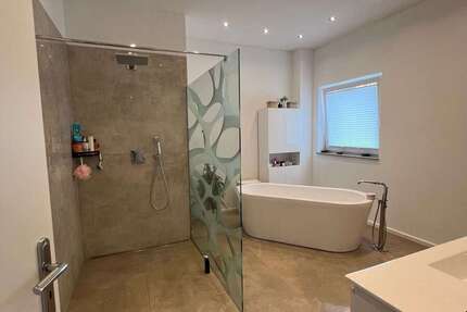 Wohnung zum Kaufen in Velbert 550.000 € 156.65 m² 3 zimmer