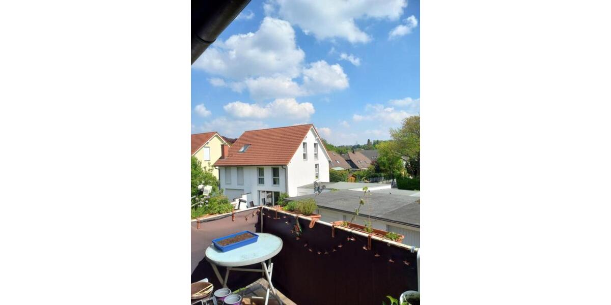 Mehrfamilienhaus mit 4 Garagen in guter Lage zimmer