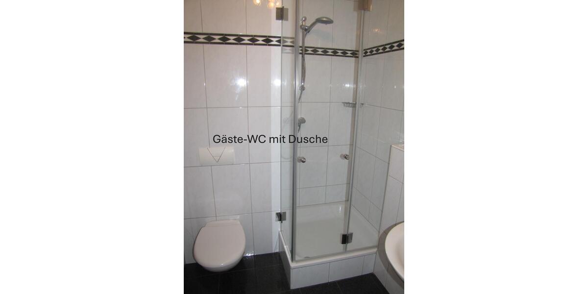 Dachgeschoßwohnung Krefeld Hüls - 3 Zimmer, 99 m&sup2;, 925&euro; | Angebot:25352289