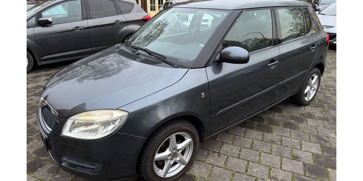 Skoda Fabia 112.000 km 3.999 &euro; Neuss 41462