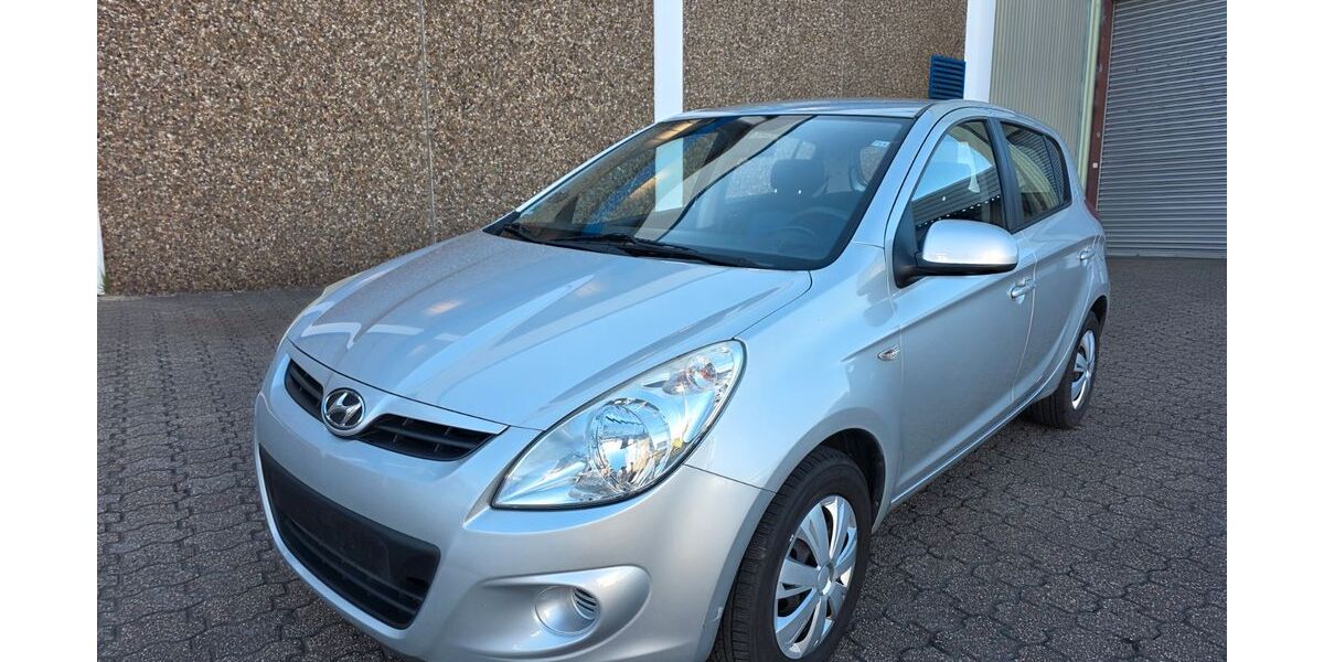 Hyundai i20 96.000 km 3.899 &euro; Moers 47441