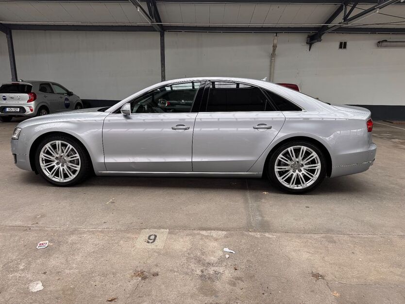 Audi A8 200.000 km 21.199 € Wuppertal 42119