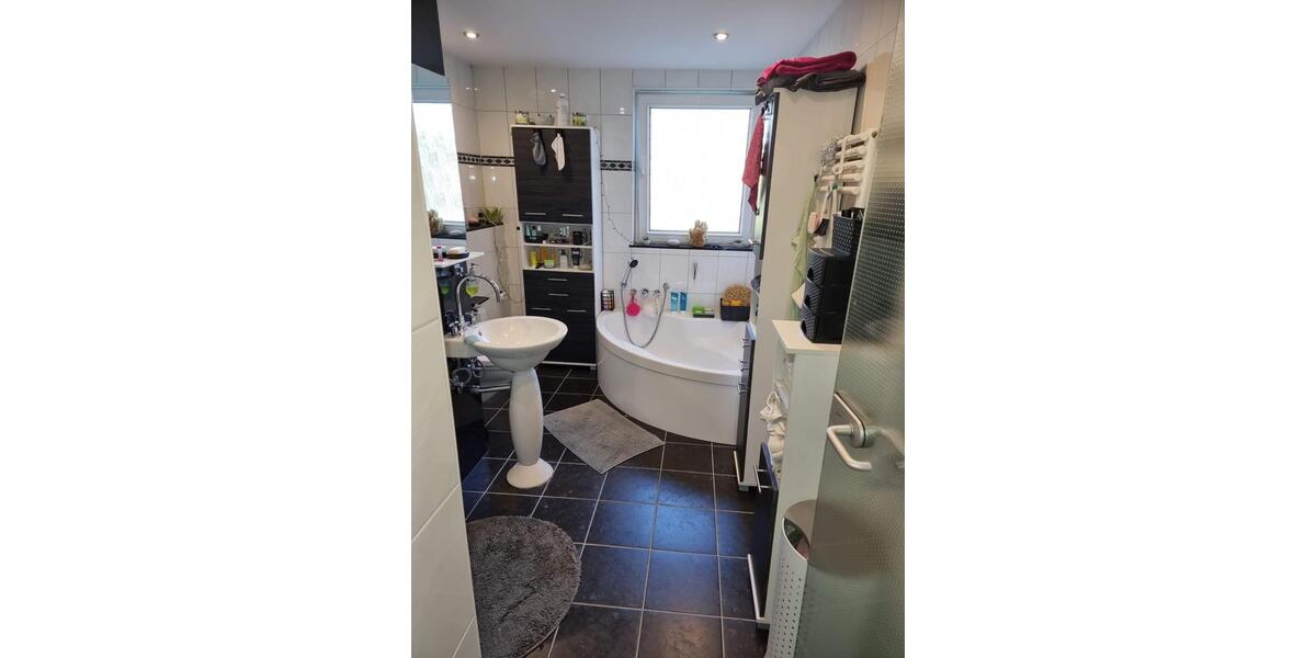 Etagenwohnung Dinslaken Hiesfeld - 4.5 Zimmer, 93 m&sup2;, 215.000&euro; | Angebot:26942650